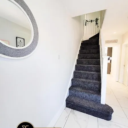 Large 5 Brh For Contractors,Families And Business Free Parking Villa Birmingham Exterior photo